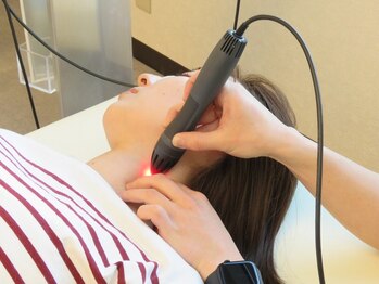 根津整骨院の写真/首や肩の辛さはお身体の歪みが原因かも…？経験豊富なスタッフが原因を見極め、丁寧に施術いたします☆