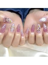 リッシュ トロワ(RICHE trois)/フラッシュクリスマスネイル♪