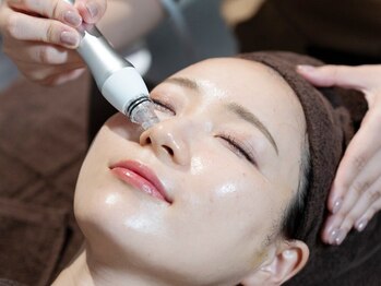 face. 銀座　【ララピール・LDM・毛穴洗浄・韓国式コルギ・脱毛導入サロン】の写真/ララピールとハイドロのWパワーで徹底毛穴洗浄★毛穴汚れ・黒ずみ・開きでお悩みの方に。ニキビケアも◎