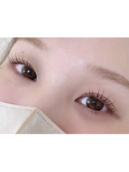 ナチュラル上品な目元にしたい