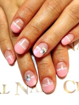 クリスタルネイル ボンベルタ橘店(CRYSTAL NAIL)/フレンチ×貝殻