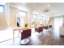 美容室に併設してありお気軽にお越し頂けます♪