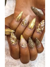 エスフィーネイルサロン ブリーユ(Esfy nailsalon Brille)/ゴールドキラキラネイル