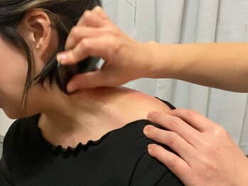 エミール(EMIIR)の写真/もみほぐしで首肩コリが改善しない方におすすめ！グアサー【かっさ】でコリにダイレクトアプローチ◎