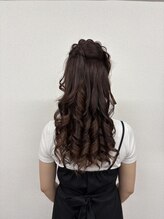 ミカヅキ 赤坂/編み込みアレンジハーフアップ！