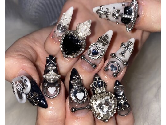 2025年春トレンド】パーツネイルのネイルデザイン集｜人気順  