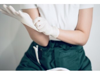 クク(ququ)/ローマピンク時は手袋着用します