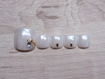 ホワイトミラーフット