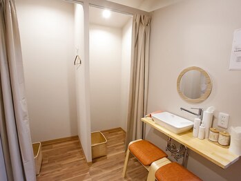 やましろ/更衣室