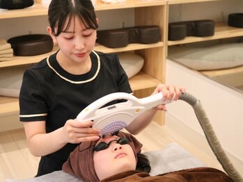 ハグママ(Hugmama)の写真/【最新SHR脱毛導入★】お子様連れ優遇！スタッフ全員ママで安心のサロン♪うぶ毛をケアして化粧ノリもUP◎