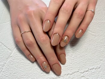 ジェルネフェル(LaDjernefer)の写真/【駅徒歩1分で通いやすい★】お仕事柄派手なネイルはできない方必見！シンプルだけど上品キレイな指先に＊