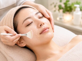 【ハーブピーリング・小顔・痩身・毛穴ケア】YI BEAUTYの写真/【つるんとなめらかな美肌へ】毛穴の黒ずみ・開き・ざらつきに◎クリスティーナのピーリングで毛穴を整える
