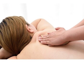 イベリス(IBERIS.)/背中ほぐしも得意です！