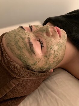 ニコリー(NICOLY)/肌質改善・陶肌ハーブピーリング