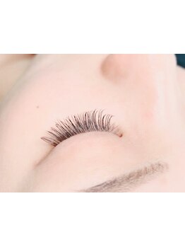 ナチュラル上品な目元にしたい