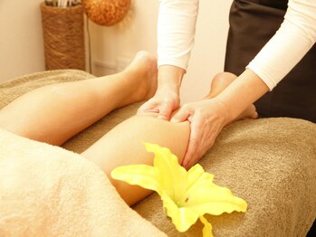 クリスタルサロン 関内(KRYSTAL SALON)の写真/当店人気No1☆凄腕ハンド×最新マシン!【SLIMキャビ+バキューム60分¥7100】蓄積した脂肪分解&燃焼!