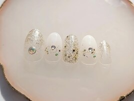 白×シルバー　キラキラネイル