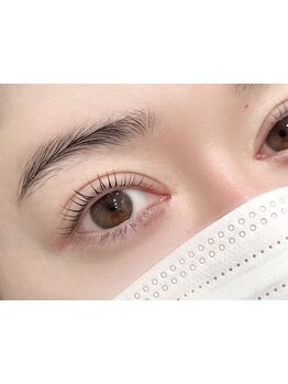 ナチュラル上品な目元にしたい