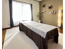 てんでらく/広々とした施術室