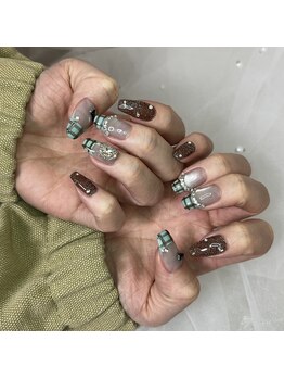 NAIL SALON R/7-10art