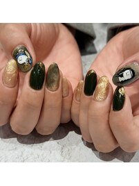 グリーンのニュアンスネイル