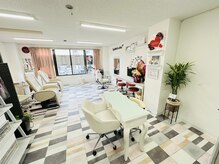 アリナラッシュ(ARINA LASH)の雰囲気（清潔感のあるおしゃれな店内です♪お待ちしております◎）