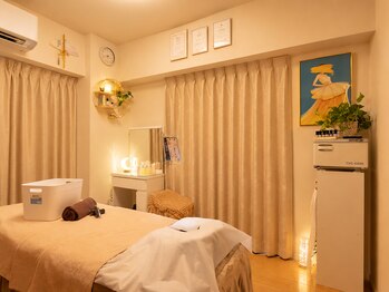 イゼン(Izen)の写真/毛穴洗浄×小顔コルギで美肌とすっきり小顔へ！高技術の手技と選べる石膏パックで弾むツヤ肌を叶えます♪