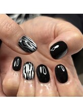 スミレ(SuMILE)/シックなカラーと縦ゼブラ