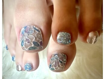 アミュリー ネイル アトリエ(Amury nail atelier)の写真/何度でも利用OK♪オフ・ケア込【フットネイルワンカラ-＋2本Art☆¥6900】ア-トなし¥5900あり★カラ-追加OK!