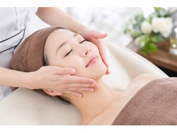アッシュ 佐賀(h.)の写真/《根本から肌質改善》しみ/しわ/たるみ/くすみ/毛穴/ニキビ/小顔...悩みに合わせたフェイシャルケアで美肌