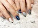 blue nuance nail