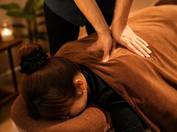 ほぐし処 るりあん(body care lelien)の写真/ガチガチに凝りかたまった首肩を筋肉のつながりとツボを意識した本格施術の「芯」からのほぐしで改善!!