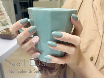 ネイルドール(Nail Doll)/くすみグリーンにシェルアート