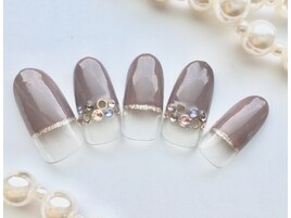 グレージュネイル