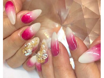 白 ピンクグラデーション Pg エストネイル 半田店 Est Nail のフォトギャラリー ホットペッパービューティー