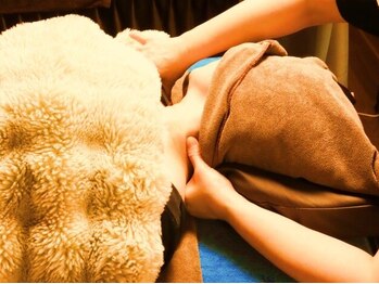 ユウリ(Yuuri)の写真/【オールハンド施術×本格的技術】結果重視の実力派サロン◎絶妙な力加減でやみつきになるヘッドスパ！