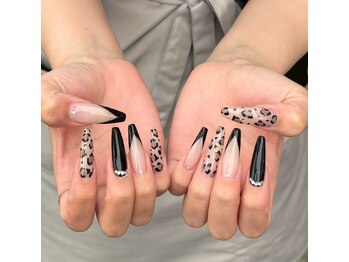 ネイル アヴァンス JR和歌山店(Nail AVANCE.)/変形フレンチ×ヒョウ柄