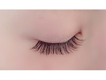 アイビー(IVY)の写真/モチがいいと評判！軽くて柔らかい最高級フラットラッシュで魅惑の瞳へ★