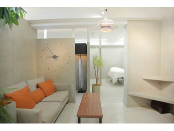 キト(QUITO)/Inside the store