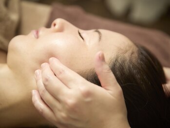 ソルニコン(Solnikon)の写真/フェイスラインとお顔の左右差に向き合う本格小顔術