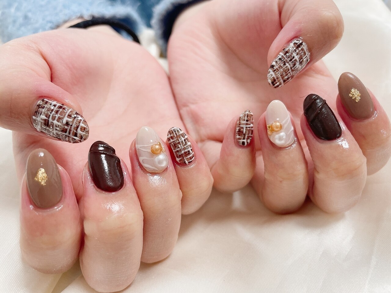 2025年秋トレンド】スタッズ バレンタインのネイルデザイン集