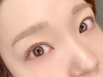 スリー 麻布(THLEE)/眉毛ワックス×パリジェンヌ