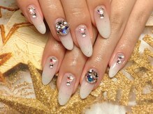 ラウト デコレーションアンドネイルサロン(Lauto Decoration&Nail Salon)/白グラデーションネイル