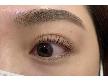 プラスアイ 銀座中央通り店/パリジェンヌ　担当：菅野