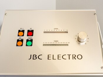 ビューティースタジオ フク(beauty studio fuku)の写真/【最新機器×オールハンド】微弱電流で深部の筋肉や神経にアプローチし,コリ・むくみを根本ケア◎