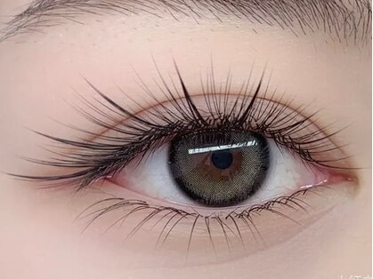 アイリナス(AILLYNAS)の写真