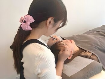 リステン 表参道店(Lis 10)の写真/【ゆったり空間】個室でリラックスしながら、まつげパーマ/パリジェンヌ/マツエク/パリエク/眉毛の施術を◎