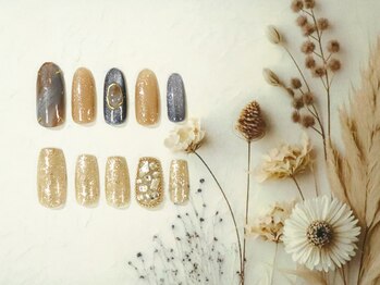 ルビークラウン(Ruby Crown)/10月定額 6300円(税込6930円)