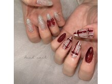 シンプルでも個性あふれる指先に…