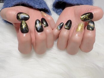 ズンビーネイル(Zunbee nail)/ トレンドネイルチップ取り付け